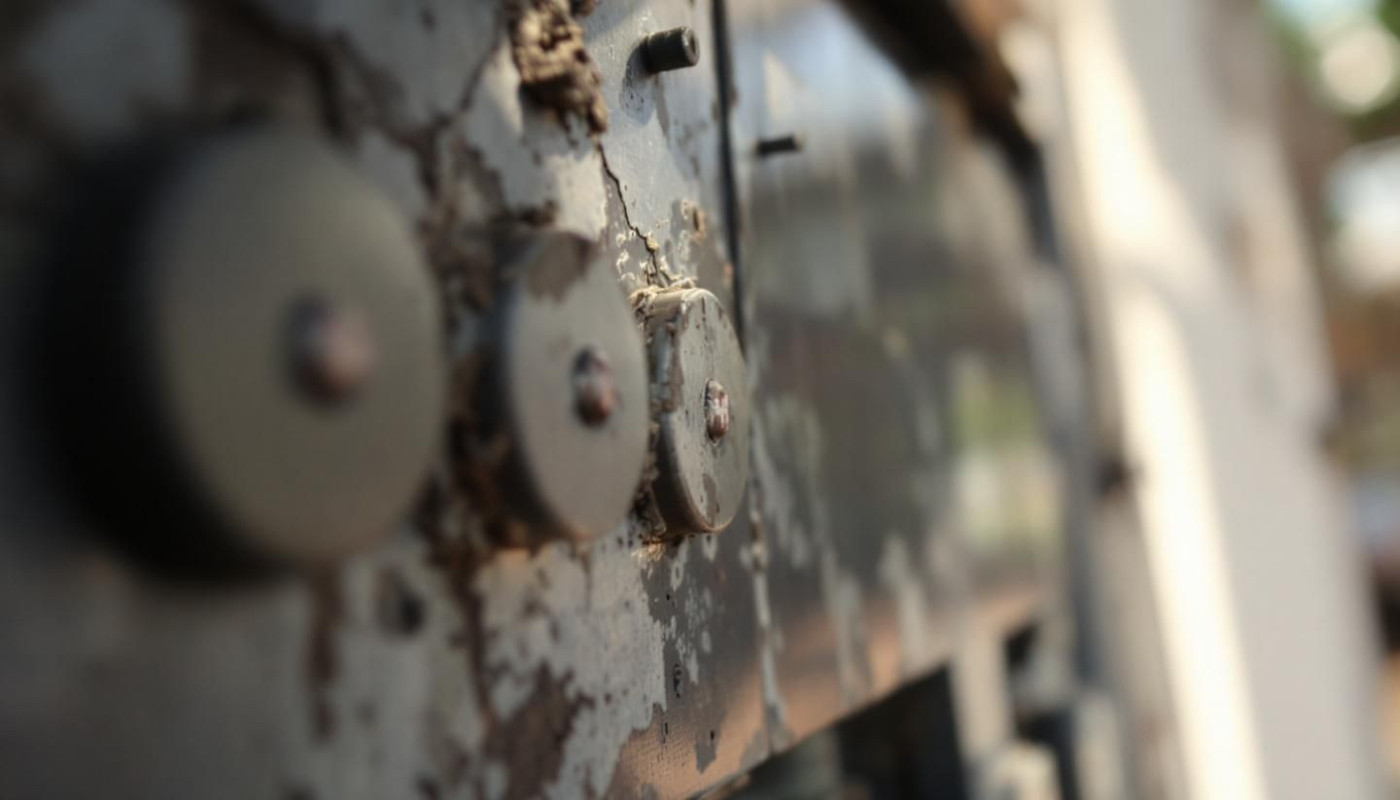 Comment identifier les signes d'une installation électrique défaillante ?